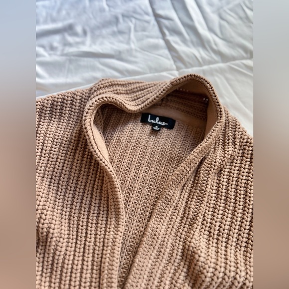 Cozy Corner Taupe Chunky Knit Belted Cardigan Sweater
Sz S LULU’s - Picture 6 of 7
